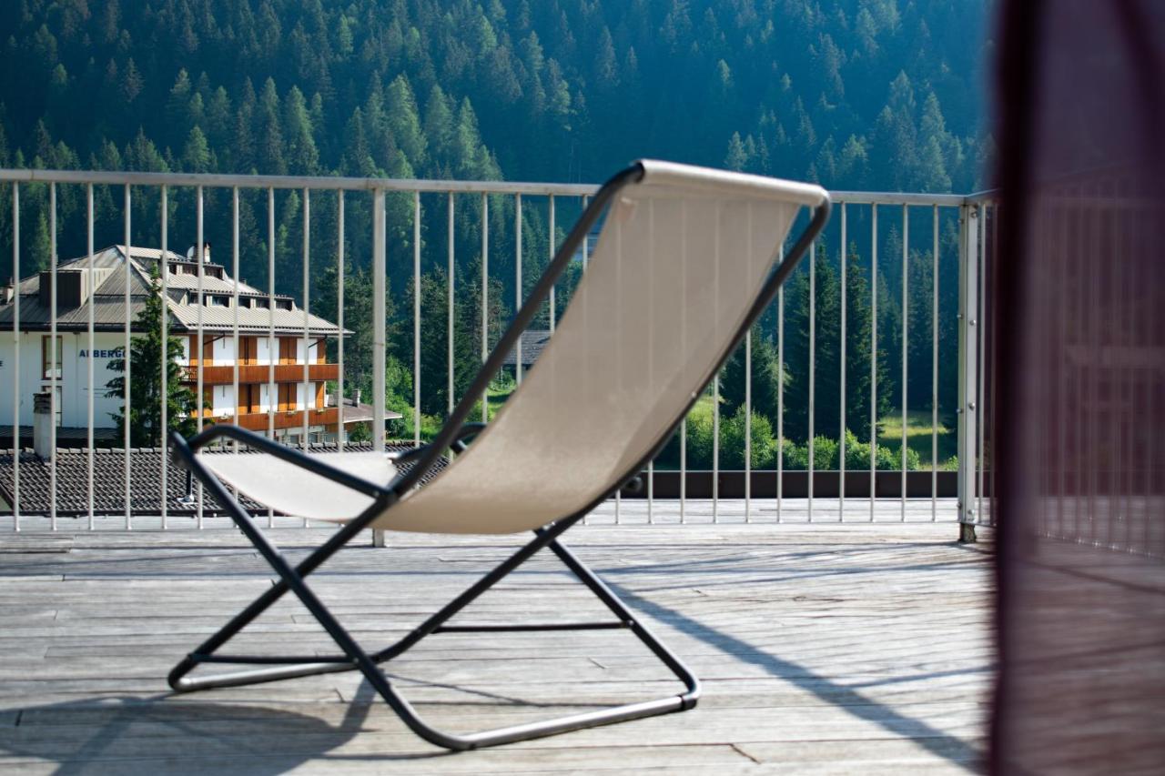 Hotel Kube Фолгария Екстериор снимка