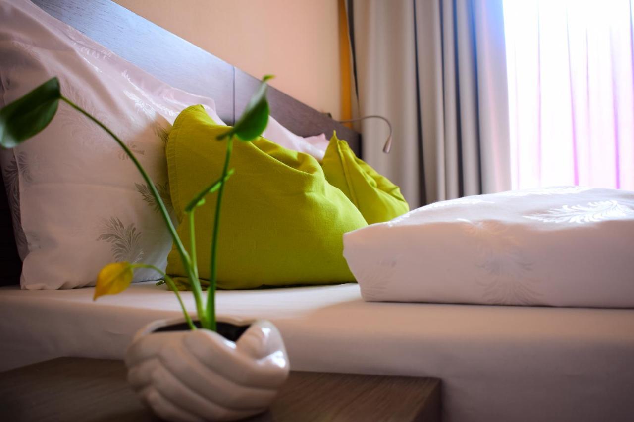 Hotel Kube Фолгария Екстериор снимка