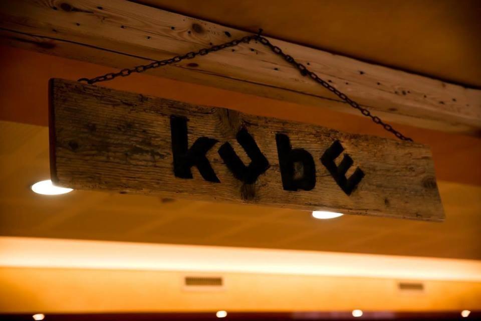 Hotel Kube Фолгария Екстериор снимка