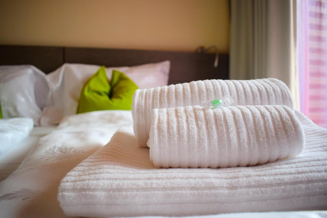 Hotel Kube Фолгария Екстериор снимка